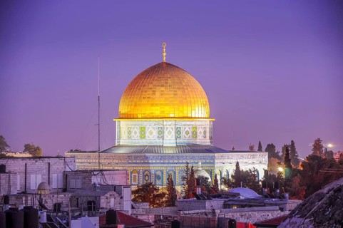 The dome of the Rock shines on the temple mount