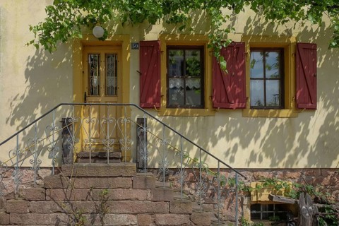 Winegrower's house in the historic Theresienstrasse, Rhodt unter Rietburg, German Wine Route, also