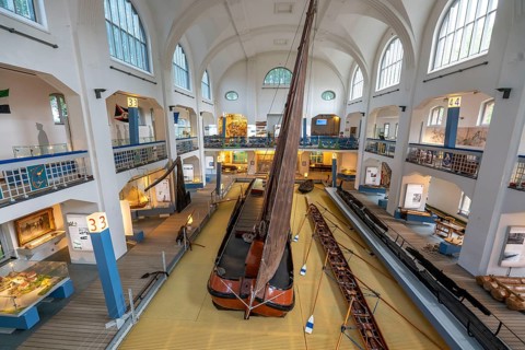 Museum of German Inland Navigation, in the former Ruhrort indoor swimming pool, in Duisburg, cargo