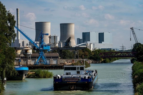 Datteln-Hamm Canal, harbour near Hamm-Uentrop, behind the RWE power plant Westfalen, coal-fired