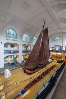 Museum of German Inland Navigation, in the former Ruhrort indoor swimming pool, in Duisburg, cargo