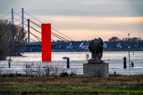 Flood on the Rhine near Duisburg, Rhine bridge Neuenkamp, old and new construction, landmark Rhine