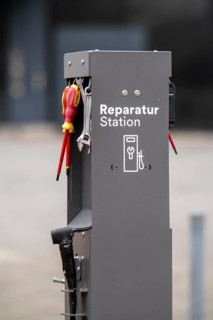 Service station for cyclists, air pump, repair tools for bicycles, Düsseldorf, North