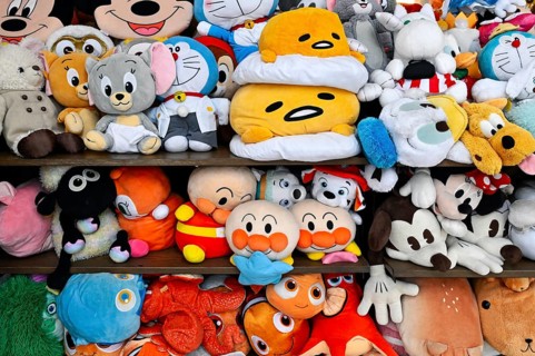 Sales shelf soft toys