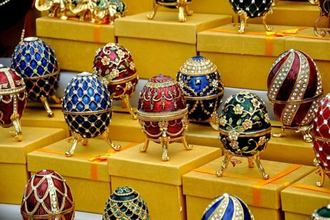 Sale of souvenirs on the Sparrow Hills in Moscow