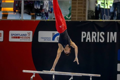 Olympic qualification in apparatus gymnastics in Rüsselsheim Picture: Timo Eder on parallel bars