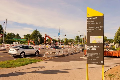 Roadworks, traffic congestion, traffic situation, obstruction, traffic flow, warning signs, speed,
