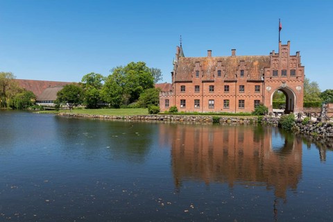 Gatehouse to Egeskov moated castle, KvÃ¦rndrup near Svenborg, Svendburg, reflection, museum