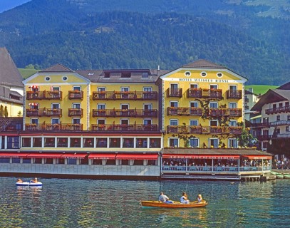 Hotel Weisses Rössl, The White Horse, on Lake Wolfgang in the Salzkammergut, Austria, Europe.