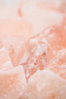 Pink himalayan Salt (selective focus) asdetailed close-up shot