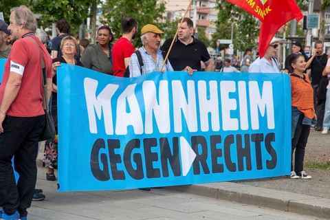 For democracy and diversity: rally organised by DGB Nordbaden and democratic parties, religious
