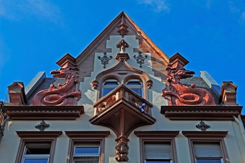 Gable of a house with two dragon figures on the roof, 19th century, Hauptstr. Heidelberg,