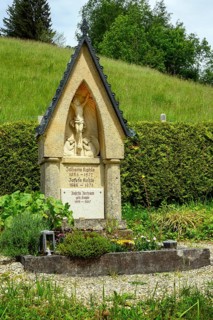 Grave with pointed gable, cemetery in Eisenbach, Kreuzthal, Markt Buchenberg, Allgäu, Swabia,