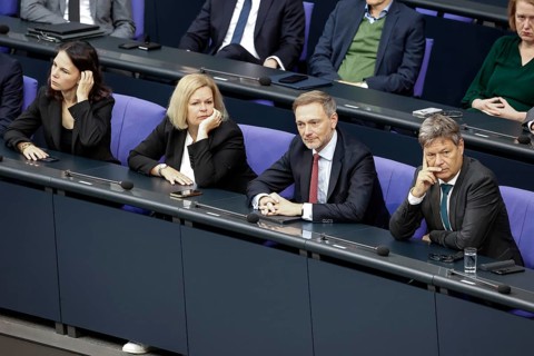 Federal Economics Minister Robert Habeck, right, Federal Finance Minister Christian Lindner,