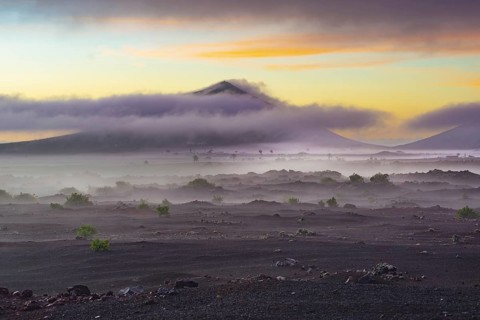 Parque Natural de Los Volcanes, behind it the Monte Mina, 444m, near San Bartolomé, Lanzarote,