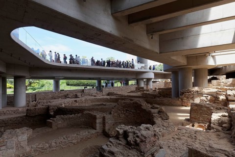 Entrance to the Acropolis Museum, ancient excavations and human queue, architect Bernard Tschumi,