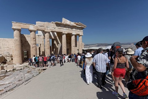 Queue of tourists in front of the Propylaea on the Acropolis, Athens, Greece, Europe