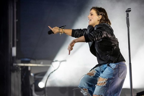 Stefanie Kloss, singer of Silbermond live on Auf Auf, Sommer 2024 Tour at the sold-out Waschhaus
