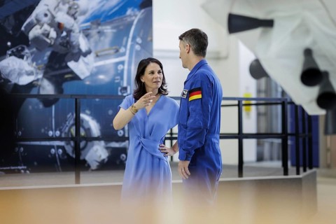 Annalena Bärbock (Alliance 90/The Greens), Federal Foreign Minister, and Matthias Maurer, German