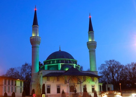Berlin, 02.12.2009, Sehitlik Mosque in Berlin Neukölln. The mosque stands on the site of the