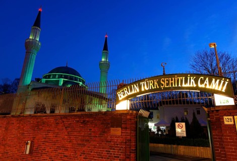 Berlin, 02.12.2009, Sehitlik Mosque in Berlin Neukölln. The mosque stands on the site of the
