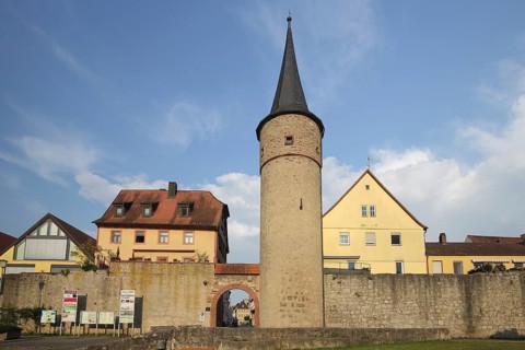 Main Gate with historic city wall and Tor Tor to the Maingasse, city tower, Karlstadt, Bavaria,