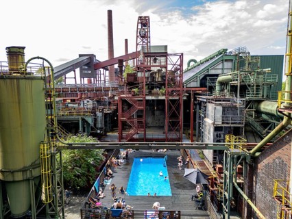 The works swimming pool at the Zollverein coking plant, always in operation during the North