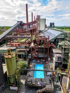 The works swimming pool at the Zollverein coking plant, always in operation during the North
