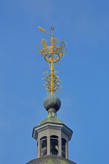 Landmark golden crown on the spire of the Nikolaikirche, golden, crown, detail, cut-out,