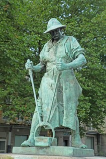 Sculpture Hüttenmann Frieder by Friedrich Reusch 1902 as a symbol for workers in the former hammer