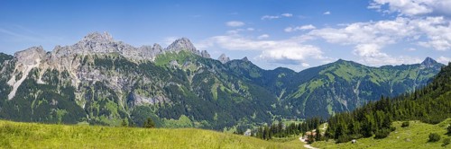 Mountain panorama from the Krinnenspitze, 2000m, behind Friedberger Klettersteig, Rote Flüh, 2108m,