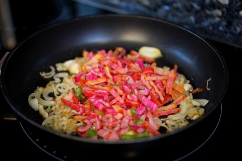 Swabian cuisine, preparation of chard for stuffed pancakes with pine nuts, sauté vegetables and