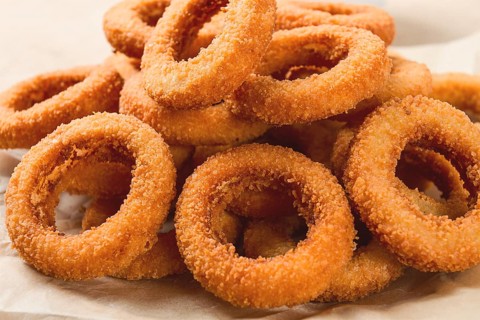 Fried onion rings, deep-fried, snack, no people, selective focus
