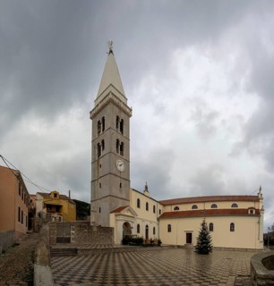 Christmas tree on the church square, Church of the Nativity of the Virgin Mary, Mali Losinj,