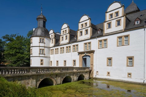 Neuhaus Castle, moated castle, Weser Renaissance, Paderborn, Westphalia, North Rhine-Westphalia,