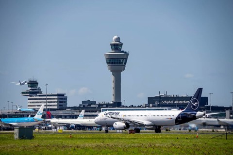 Aircraft at Amsterdam Schiphol Airport, taking off on the Aalsmeerbaan, 18L/36R, Lufthansa Airbus