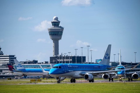 Aircraft at Amsterdam Schiphol Airport, on the taxiway for take-off on the Aalsmeerbaan, 18L/36R,