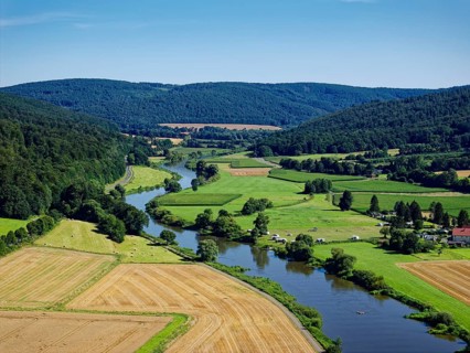 Aerial view of the Upper Weser and the Weser Valley near Gottstreu in northern Hesse. Weser valley,