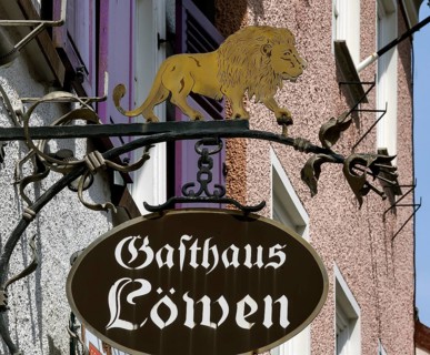Nose sign, Gasthaus Löwen, Isny, Baden-Württemberg, Germany, Europe