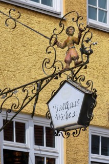 Nose sign, Gasthaus Mohren, Isny, Baden-Württemberg, Germany, Europe