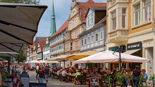 Hameln city centre, Osterstrasse, a pedestrian zone with cobblestones and historic half-timbered