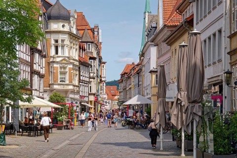 Town centre of Hameln, Bäckerstrasse, with cobblestones and historic half-timbered houses. Hameln,