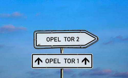 Eisenach, 20.03.2009, Signs show the way to the Opel plant in Eisenach, Eisenach, Germany, Europe