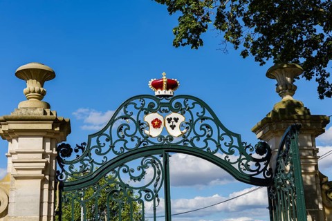 Proschwitz Castle is a castle in the neo-baroque style in the Meissen district of Proschwitz, which