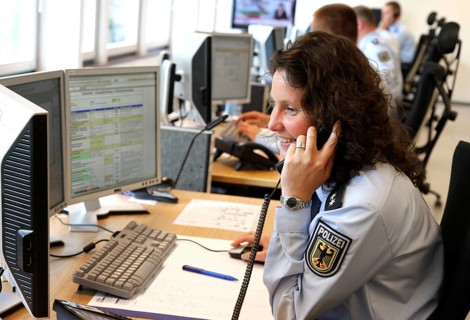 Potsdam, 12.06.2009, Federal Police Control Centre, Federal Police officers at the Federal Police