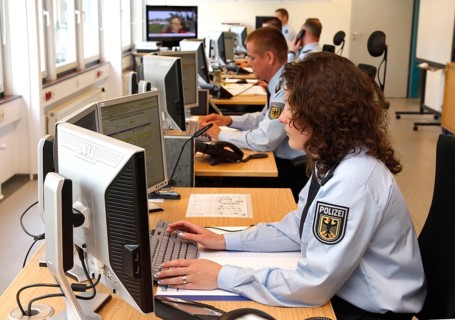 Potsdam, 12.06.2009, Federal Police Control Centre, Federal Police officers at the Federal Police