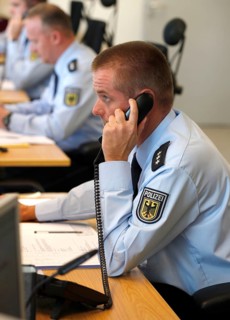 Potsdam, 12.06.2009, Federal Police Control Centre, Federal Police officers at the Federal Police