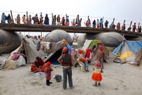 Allahabad, India, 20.01.2010, Hindus gather for the Magh Mela in Allahabad to take a holy dip at