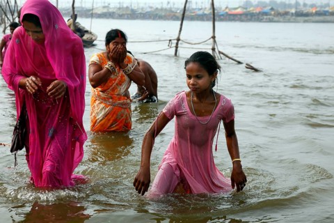 Allahabad, India, 20.01.2010, Hindus gather for the Magh Mela in Allahabad to take a holy dip at
