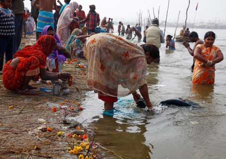 Allahabad, India, 20.01.2010, Hindus gather for the Magh Mela in Allahabad to take a holy dip at